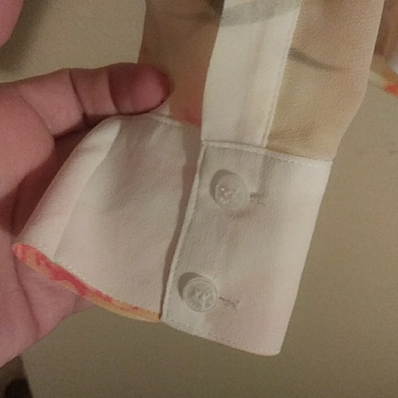 Guess button up blouse size xsmall - Picture 4 of 7